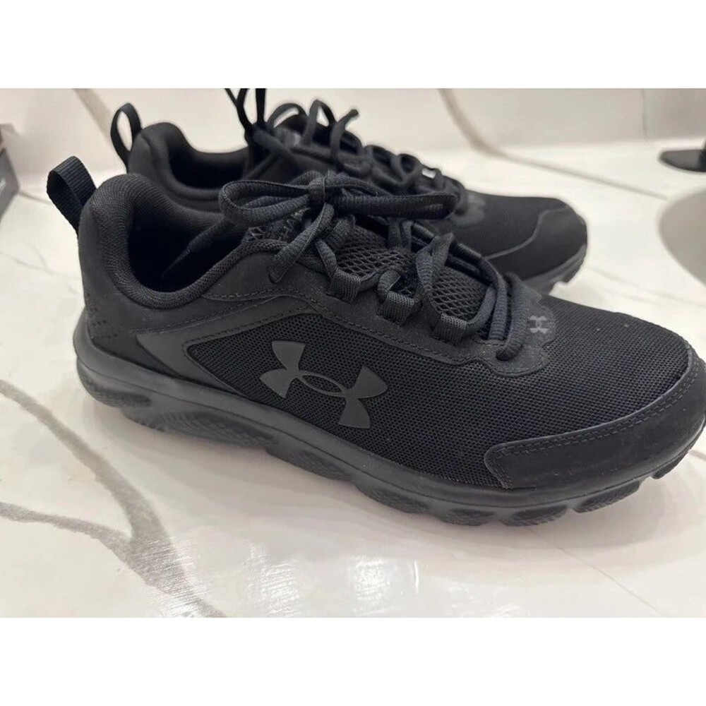 Brand new women’s Under Armour sneakers